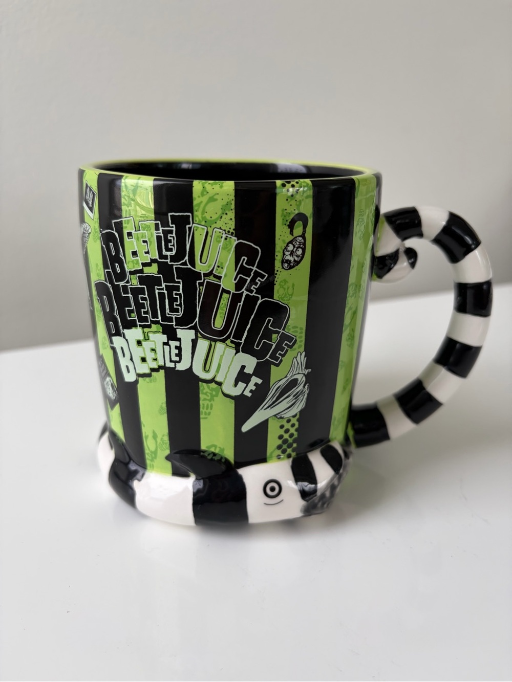Beetlejuice Beetlejuice Beetlejuice! Awesome collectors mug w/sand worm handle!
